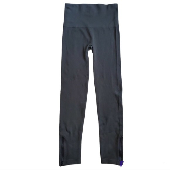 SPANX Leggings - Picture 2 of 8